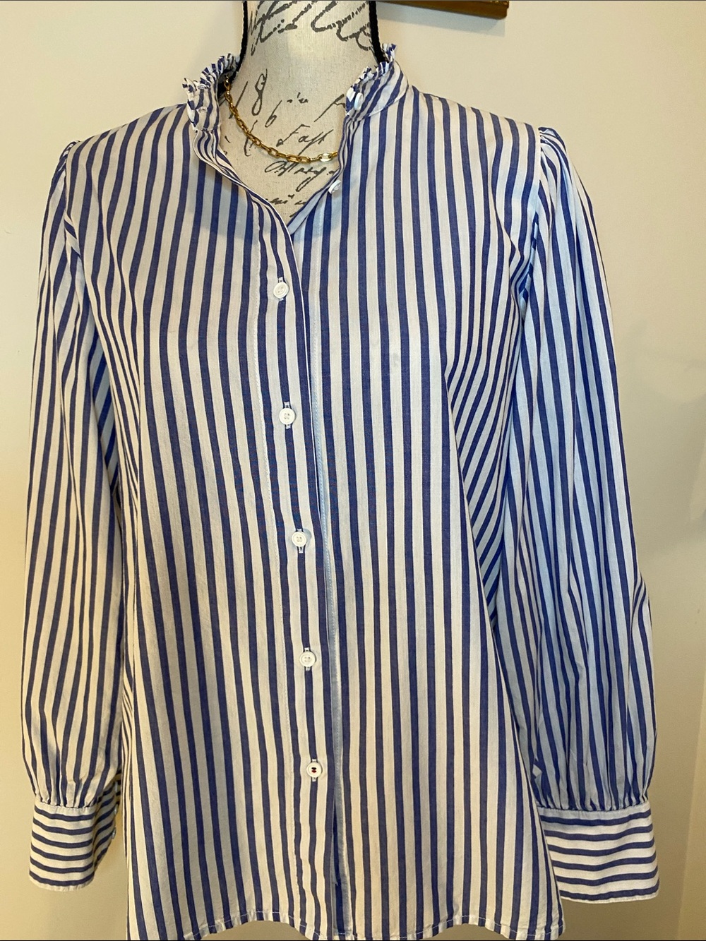 Tommy Hilfiger Blue & White Nautical Striped Button-Down Poplin shirt. M/L